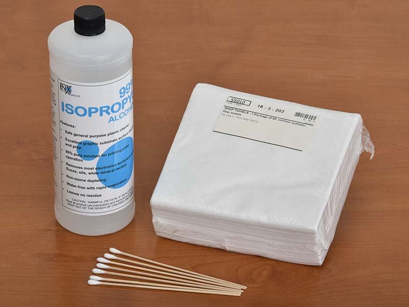 Supplies for cleaning printhead: isopropyl alcohol, cotton swabs, lint-free cloth