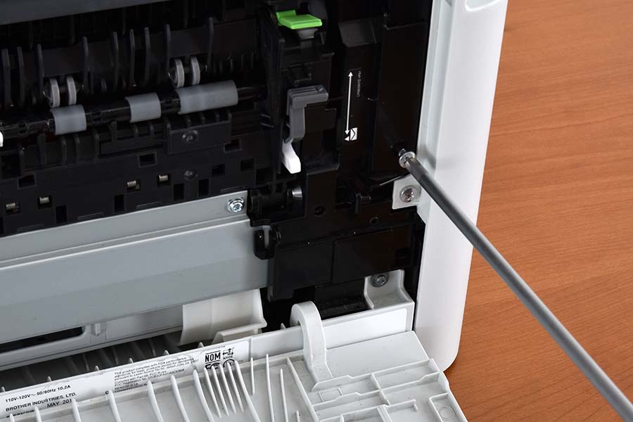 Install right fuser cover top screw