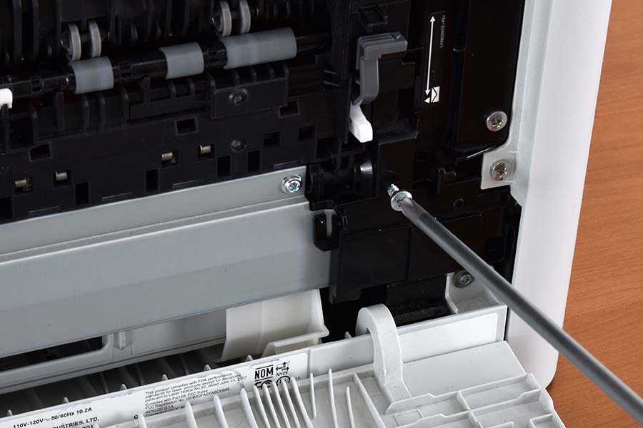 Install right fuser cover bottom screw