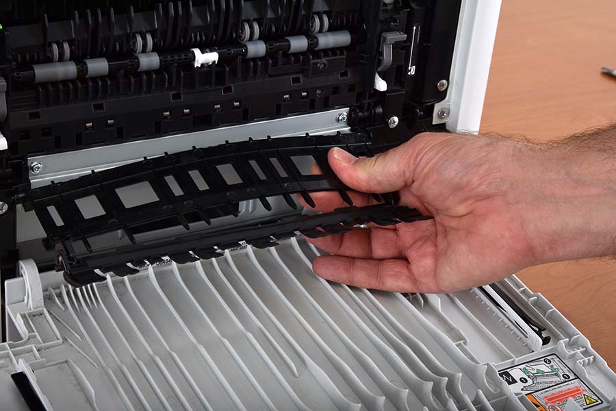 Install inner guide flexing