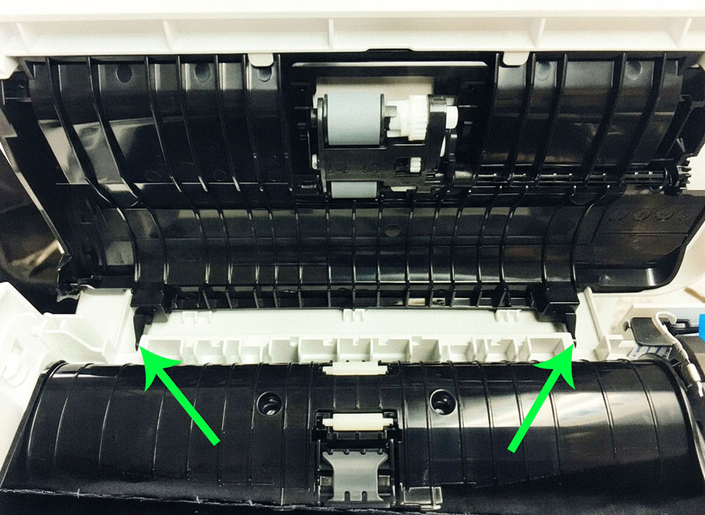 Releasing the HP LaserJet Pro doc feed cover hinges