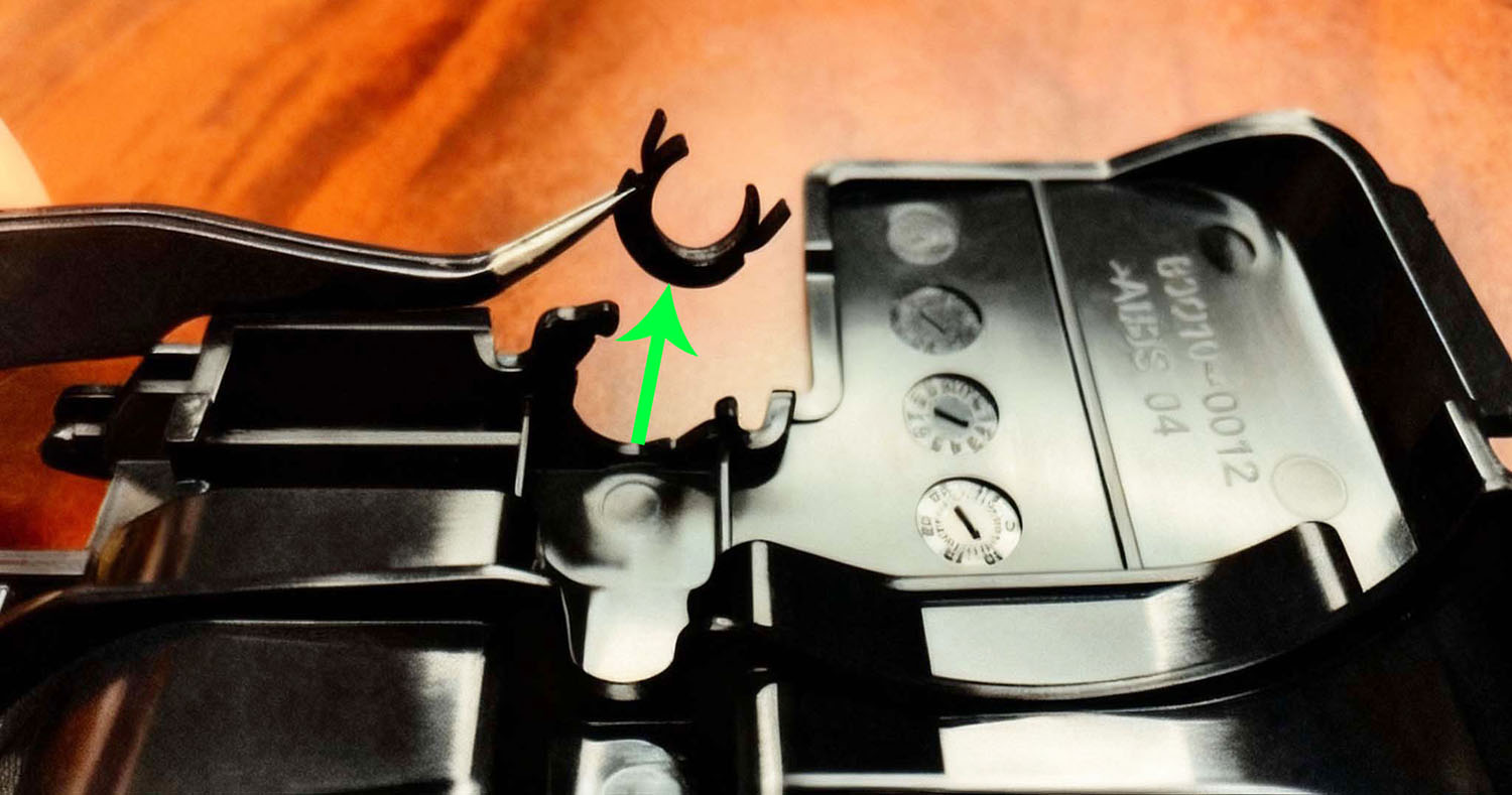 Removing the doc feed retainer bushing